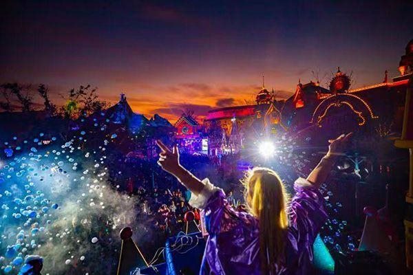 谁在乎元宇宙，<a title='NFT' href='https://okk.meibanla.com/btc/okex.php' target='_blank' class='f_b'>NFT</a>机会和NFR风险在哪里？