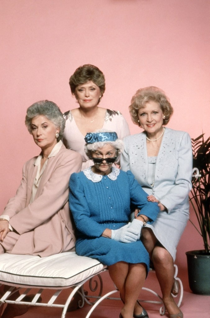 埃里卡亚历山大ERIKAALEXANDER称赞黄金女郎对她90年代的热门单曲单身生活产生了影响