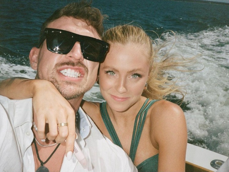 夏日别墅明星萨姆费赫SAMFEHER在INSTAGRAM上发布神秘帖子助长科里基弗KORYKEEFER分手传闻