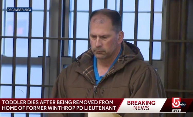 因强奸儿童而入狱的中尉家中发生紧急情况后幼儿死亡