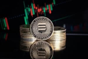 Solana 在 Meme 硬币狂热中颠覆以太坊：Shiba Inu 和